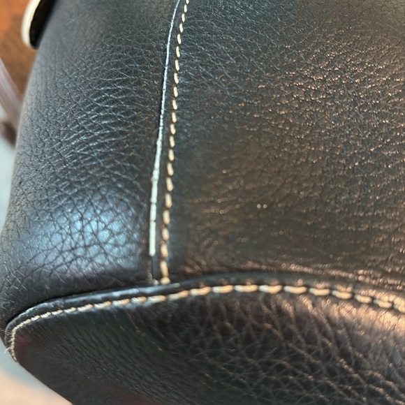 Fossil   Thick black leather shoulder bag  bucket bag   Hobo bag  excellent cond - Picture 17 of 17